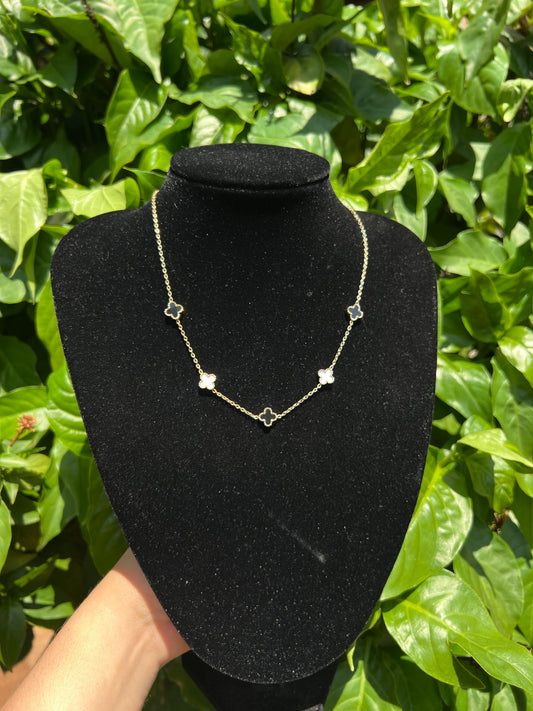 Collar trebol