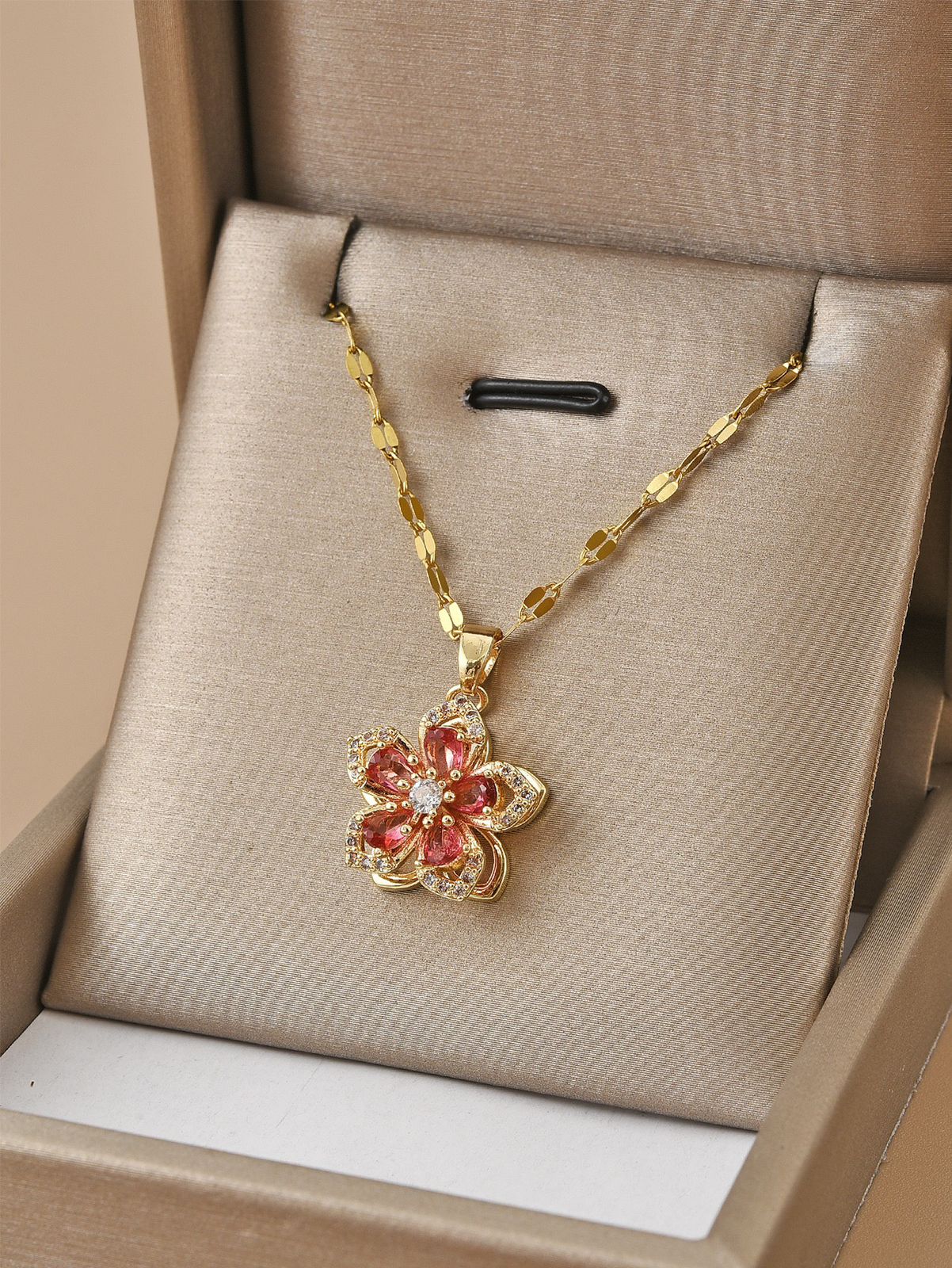 Collar rojo