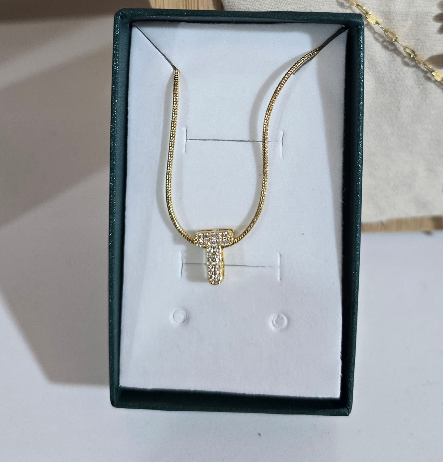 Collar de iniciales