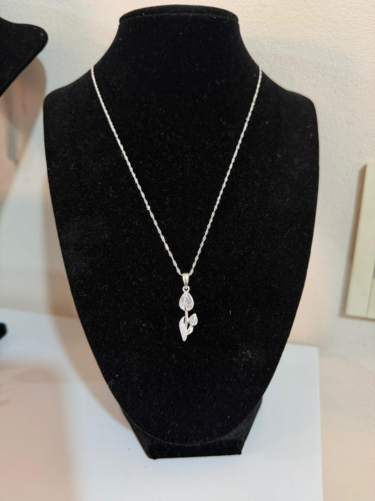 Collar de plata tulipan
