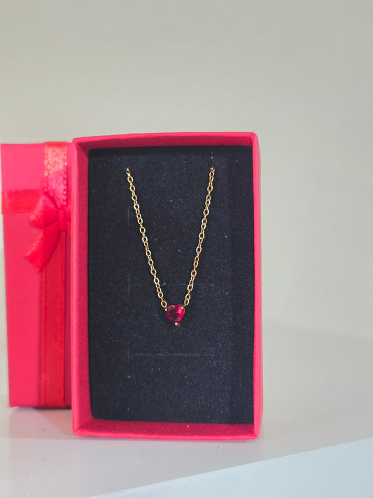Collar mini corazón.